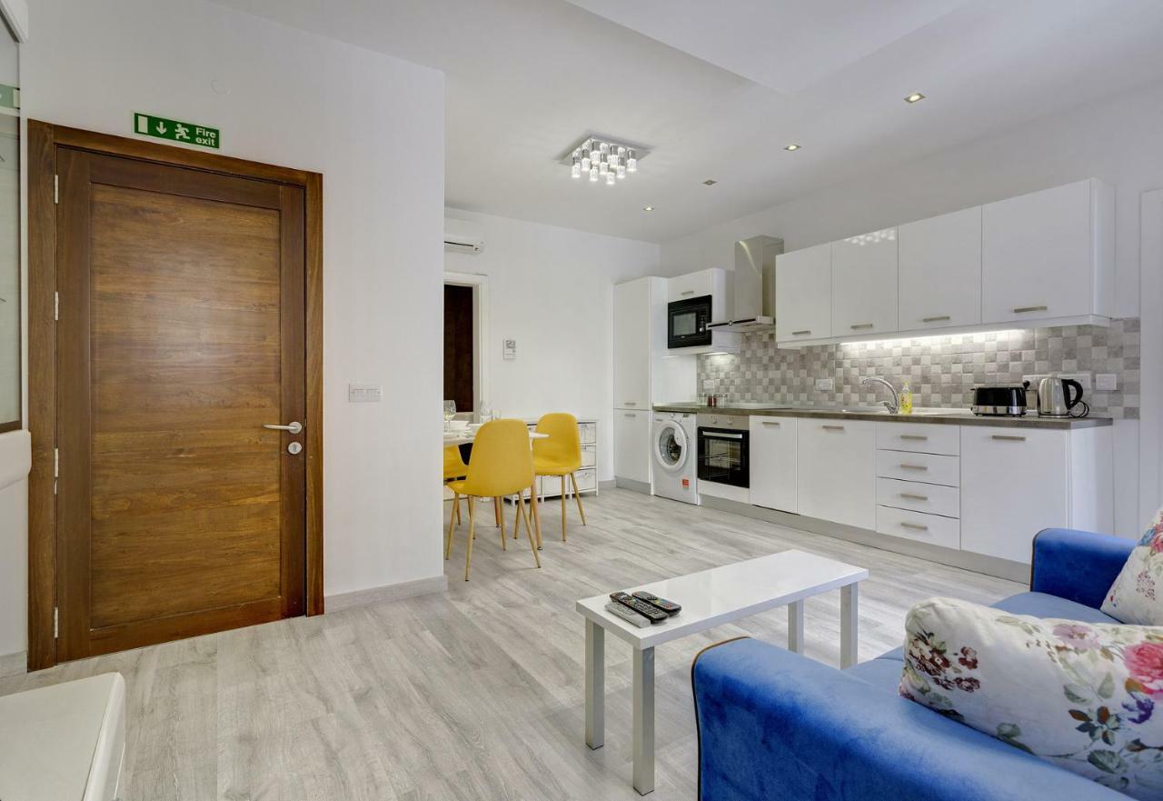 Splendid Apartment, Steps Away From The Sea Sliema Buitenkant foto